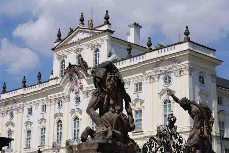castle-in-prague