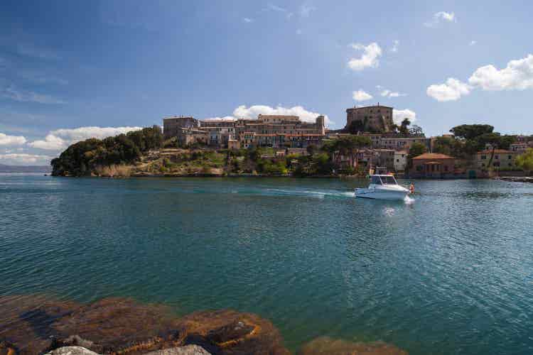 Lake Bolsena – The Calm of Water